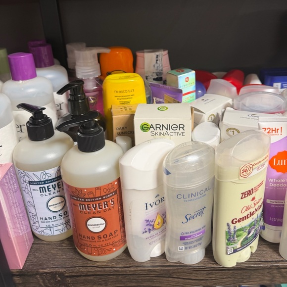 Saturday New Amazon Pallet Health, Makeup/Beauty - Picture 11 of 16